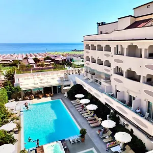 https://hotel-derby-exclusive.emilia-romagnahotels.net